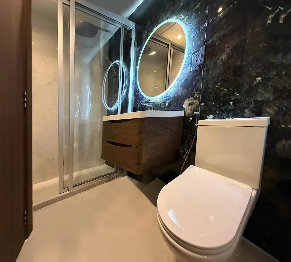 Luxury 1-Bedroom Apartment In Dubai Marina - Orra Marina Tower 0*,  Spojené arabské emiráty
