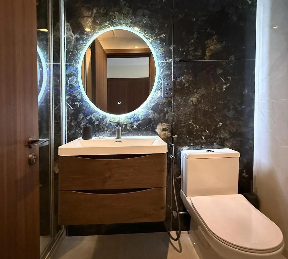 Luxury 1-Bedroom Apartment In Dubai Marina - Orra Marina Tower